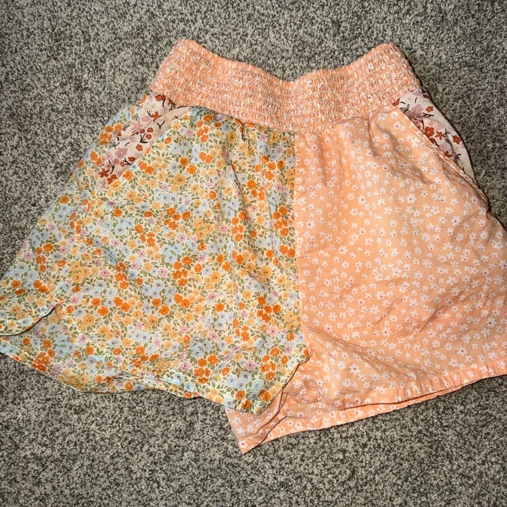 American Eagle Outfitters Peach and Pink Floral Smocked Top - Picture 3 of 6